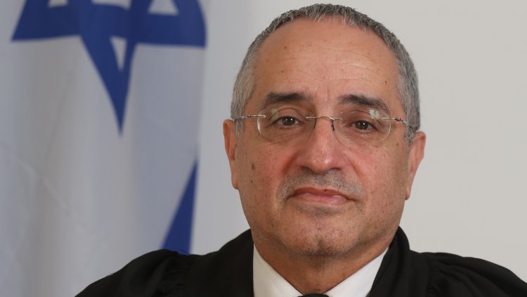 סגן נשיא בית המשפט המחוזי בחיפה, השופט אברהם אליקים. דחה את כל טענות העותרים (אתר בתי המשפט)