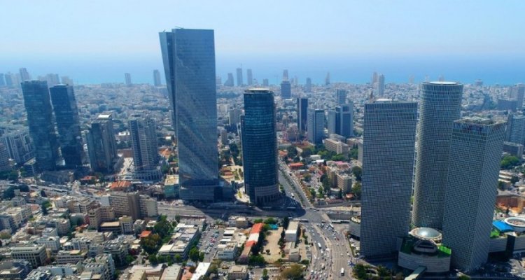 מגדלי משרדים בתל אביב (שאטרסטוק)