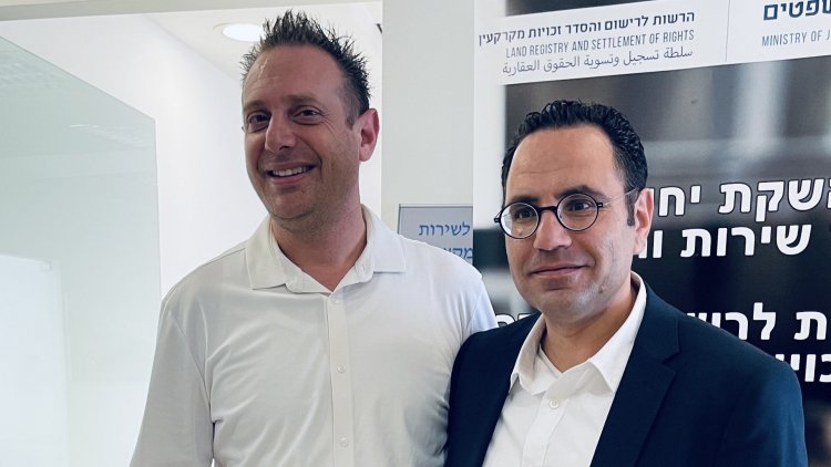 ראש הרשות דוד שני ומנכ"ל משרד המשפטים איתמר דוננפלד בהשקת מוקד התמיכה (דוברות משרד המשפטים)