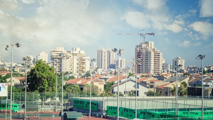 בנייה בראשון לציון (שאטרסטוק)