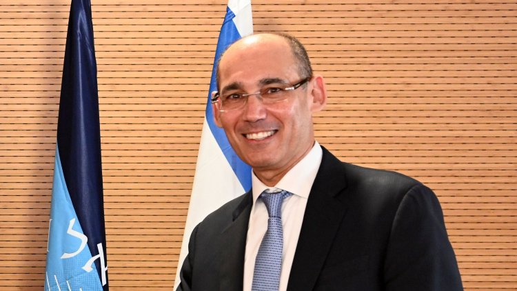 נגיד בנק ישראל אמיר ירון (שגרירות ארה"ב בישראל, ויקימדיה) 