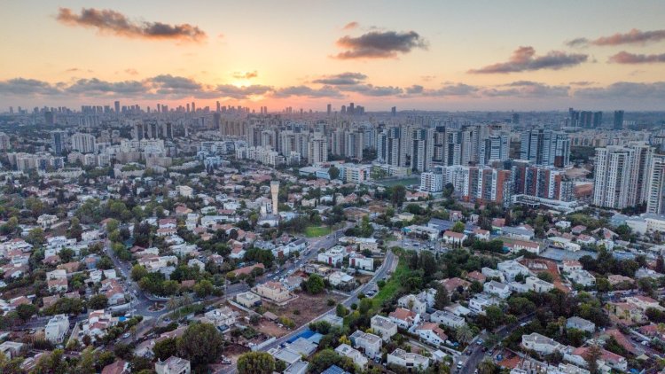 צילום רחפן של גני תקווה (סקייפרו)