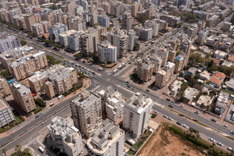 בניה ותיקה במרכז נתניה (שאטרסטוק)