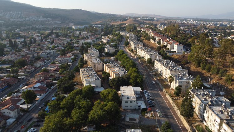 קריית שמונה (De Roaster, ויקימדיה) 