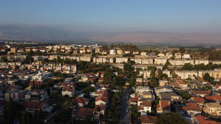 קריית שמונה (De Roaster, ויקימדיה) 