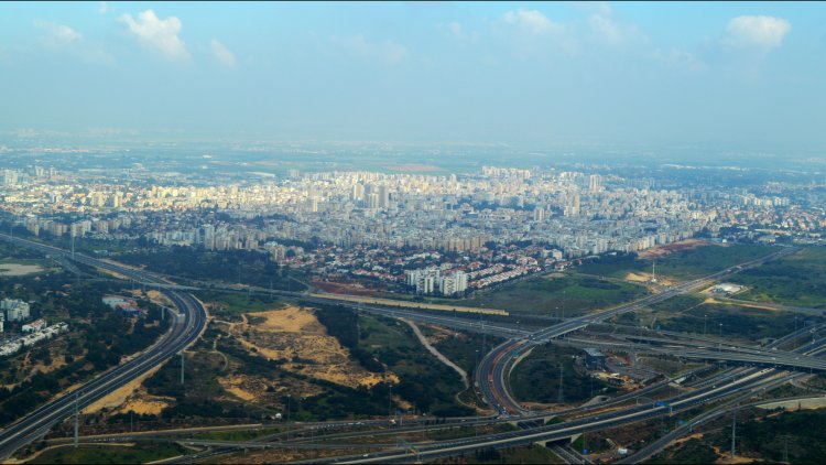 ראשון לציון במבט מהאוויר (עמוס מרון, ויקימדיה) 