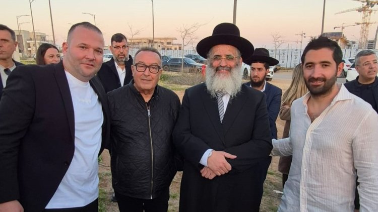 טקס הנחת אבן הפינה בנתיבות. גלעד יפרח, הרב ישראל אברג'ל וראש עיריית נתיבות יחיאל זוהר (שי קוצר) טקס הנחת אבן הפינה בנתיבות. גלעד יפרח, הרב ישראל אברג'ל וראש עיריית נתיבות יחיאל זוהר (שי קוצר)