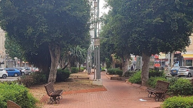 שדרות דב הוז בחולון (בן1234, ויקימדיה) שדרות דב הוז בחולון (בן1234, ויקימדיה)