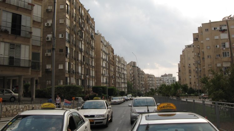 רחוב יוספטל בבת ים (אורי, ויקימדיה) רחוב יוספטל בבת ים (אורי, ויקימדיה)