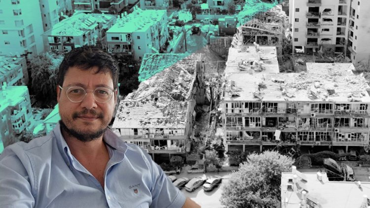 מהנדס העיר בת ים ישי ולנסי, על רקע ההריסות בעיר (צילום עצמי, דוד מהנדסים)