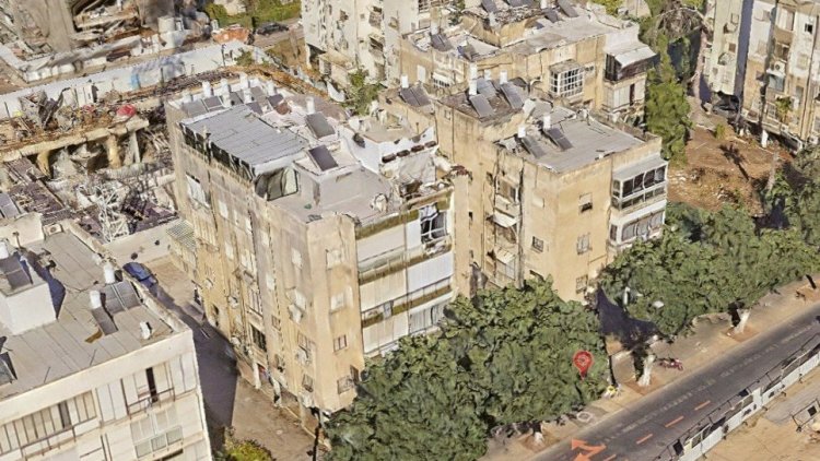 הבניינים הוותיקים באתר בו מתוכנן הפרויקט (צילום: מודל תלת מימד Simolex 3D) הבניינים הוותיקים באתר בו מתוכנן הפרויקט (צילום: מודל תלת מימד Simolex 3D)