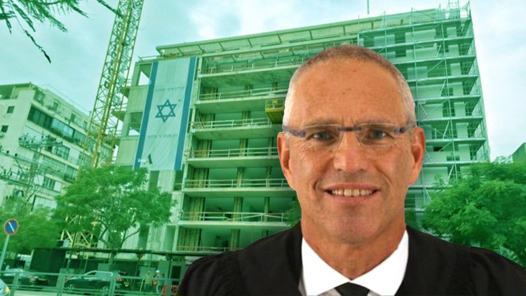 השופט גלעד הס על רקע פרויקט תמ"א 38 בת"א (דוברות בתי המשפט, שאטרסטוק) השופט גלעד הס על רקע פרויקט תמ"א 38 בת"א (דוברות בתי המשפט, שאטרסטוק)