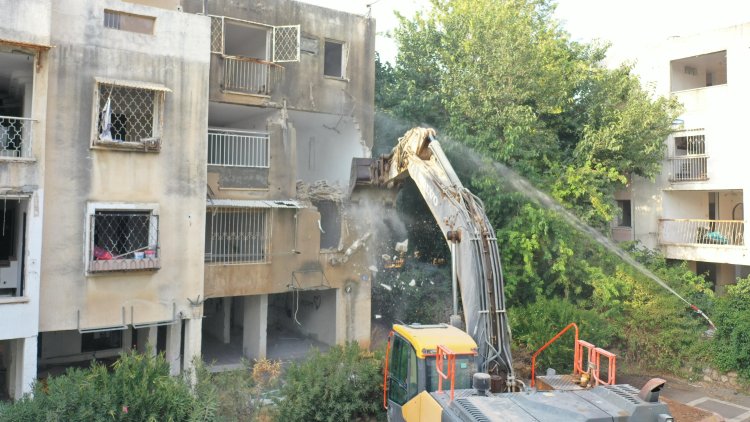 הריסת הבניינים ברחוב מוהליבר ביהוד מונסון (בר לביא)