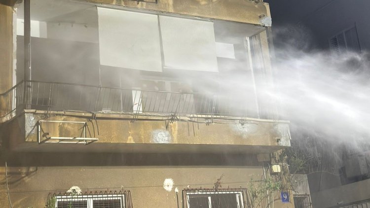 הריסת הבניין בצפון תל אביב (אוהד לוביאנקר) הריסת הבניין בצפון תל אביב (אוהד לוביאנקר)