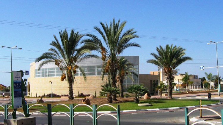 אופקים (יצחק קריספל, ויקימדיה) אופקים (יצחק קריספל, ויקימדיה)