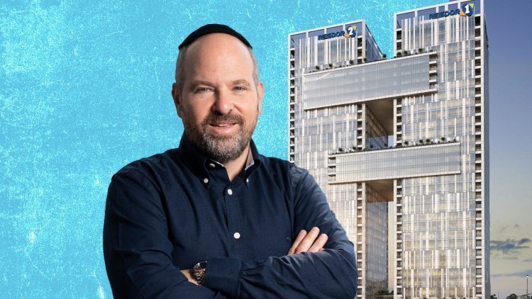 יקי רייסנר על רקע הדמיה של מגדלי רייסדור (רמי זרנגר, ויופוינט)