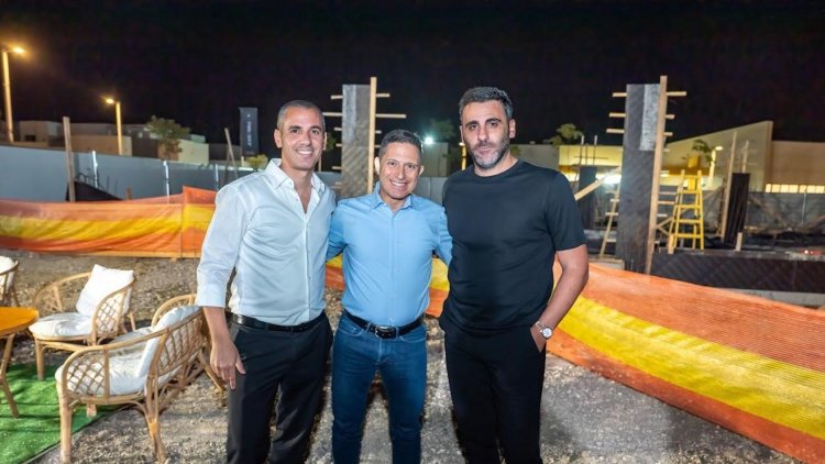 דודו אפריאט מנכ"ל גוהרי השקעות, אלירן דדון, משנה למנכ"ל וראש עיריית באר שבע רוביק דנילוביץ (שחר גל)