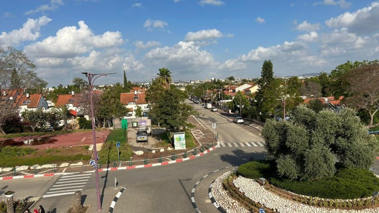 היישוב בת חפר (GevBen, ויקימדיה) 