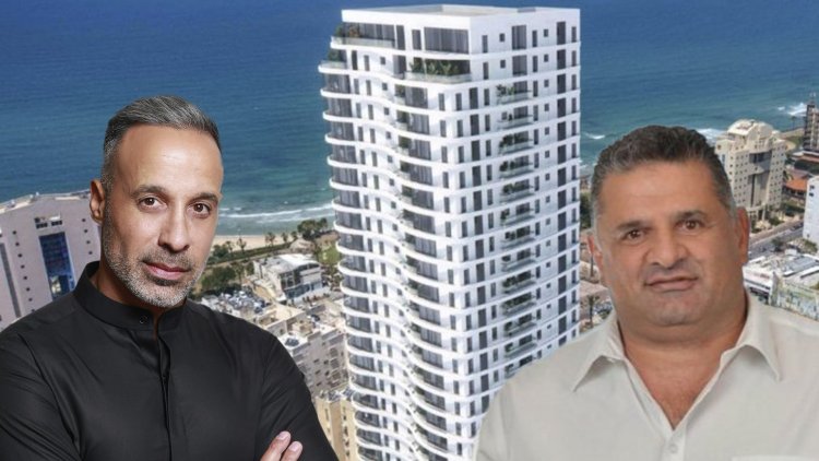 היזם איציק תשובה ומנכ"ל יוזמות יחיאל בן חמו על רקע הדמיית אחד הפרויקטים של תשובה (ARTAMIR, סטודיו טליה חן, אילן פיבקו)