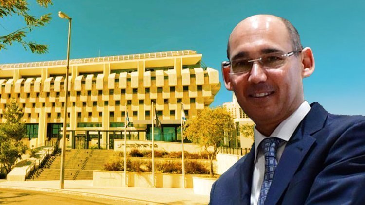נגיד בנק ישראל אמיר ירון על רקע המבנה של בנק ישראל (קובי גדעון, דוברות בית הנשיא, אורי פרקש, ויקימדיה)
