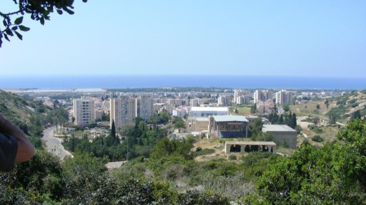 טירת הכרמל (אורי עקרי, ויקימדיה)