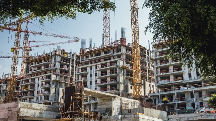 אתר בנייה בתל אביב (שאטרסטוק)