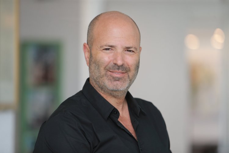 איל הנדלר, יו"ר קבוצת כנען (תומר חומפס)