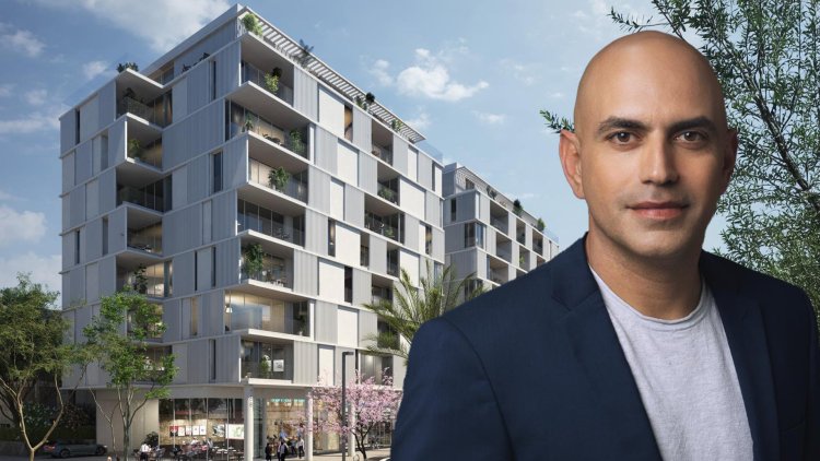 רון חן מנכ"ל מייסד, על רקע הדמיה של הפרויקט באבן גבירול (Pitom studio משרד קון-וסרמן אדריכלים, אנשי העיר)