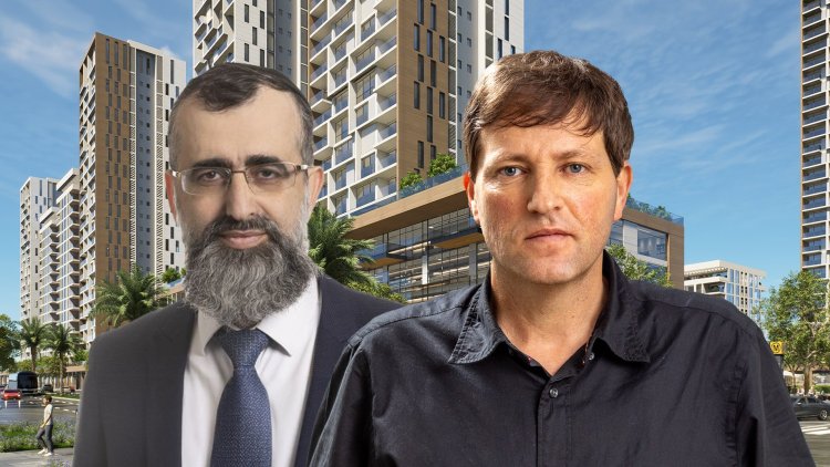 ראש עיריית פ"ת רמי גרינברג ויו"ר מטה התכנון הלאומי נתן אלנתן, על רקע הדמיה של התוכנית במתחם סירקין (רז רוגובסקי, בר לוי אדריכלים ומתכנני ערים)