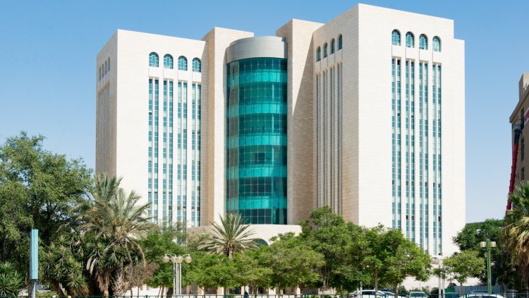 בניין "היכל המשפט" שבו שוכן בית המשפט המחוזי בבאר שבע (xiquinhosilva, ויקימדיה) 