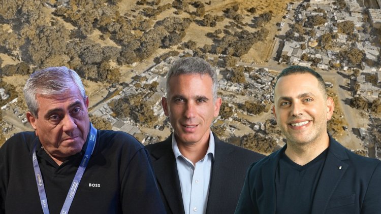 מימין: דן מנחם, מיכה קליין ויגאל דמרי, על רקע מתחם נס לגויים במבט מהאוויר (טל גבעוני, שירן כרמל, רועי טפר, Simplex 3D)