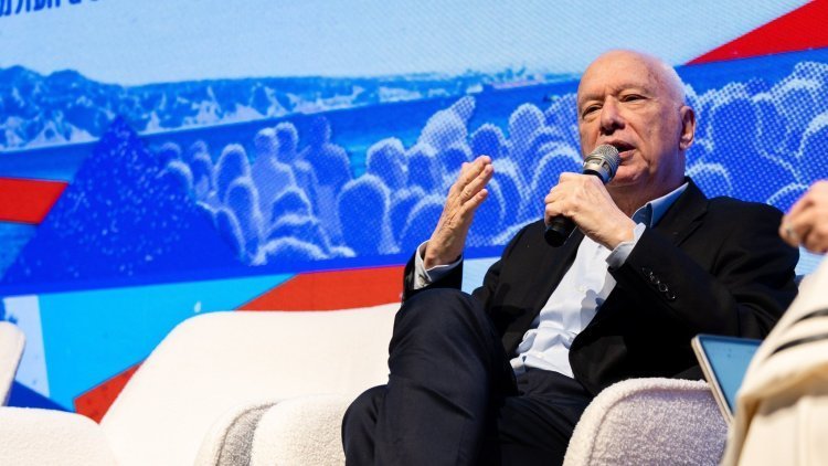 חיים כצמן בוועידת מרכז הנדל"ן (נאו מדיה)