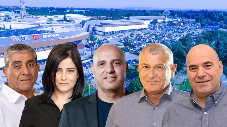 מימין: עומר יחימוביץ' מנכ"ל יסודות איתנים, עוזי לוי מנכ"ל מבנה, אבישי אברהם מנכ"ל רני צים, עו"ד טרי אלמוזלינו-ארנון, יגאל דמרי (אולפני חובב, איל תגר, מאיר אדרי, נמרוד גליקמן, עוזי אברהם)