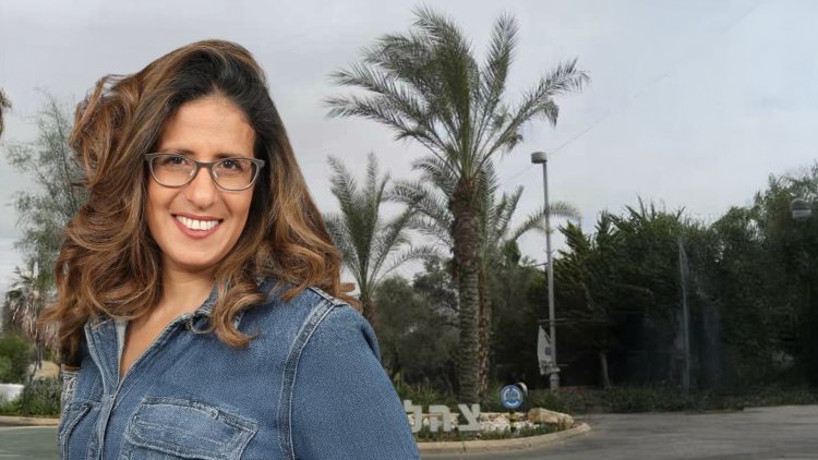  עו"ד הדר מנצורי דוד על רקע שכונת צהלה (גלית סברו, Uvty56789, ויקימדיה) 