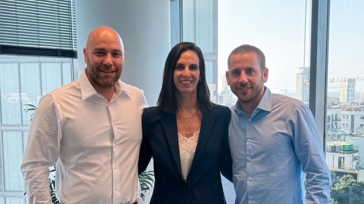 מימין: ניר ארקין, ליאת חזות ותומר כץ (יח"צ) 