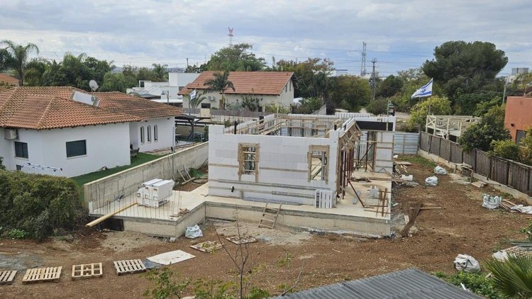 בית בבניה עצמית (ICONEX)