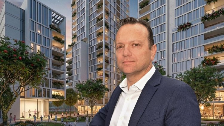 מנכ"ל אזורים עדי דנה על רקע הדמיית הפרויקט (תמר מצפי, זית לב אדריכלים)