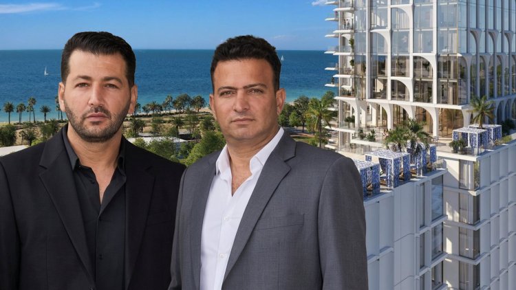 בעלי השליטה בקבוצת חג'ג', האחים צחי ועידו חג'ג', על רקע הדמיה של הפרויקט בשדה דב (קבוצת חג'ג')