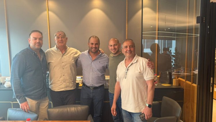 משמאל: רמי בן עמי, פלג דודוביץ, דניאל אוסטרינסקי, בני קליין, עומר קליין