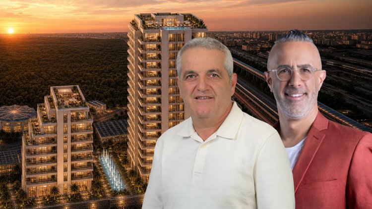 עו״ד דן הלפרט ואילן אברהמי, מנכל משותף קפיטל פלטינום, על רקע הדמיה של הפרויקט (רז רוגובסקי, ישראל הדרי, קפיטל פלטינום AI)