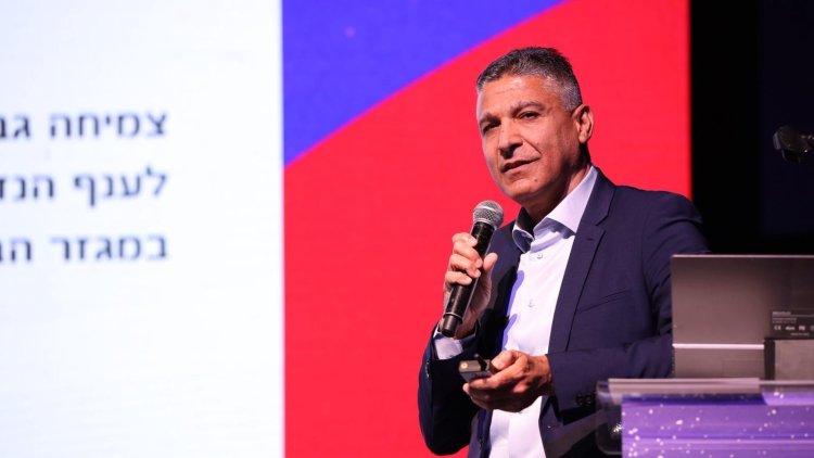 משה לארי בוועידת מרכז הנדל"ן אילת 2026 (נאו מדיה) 