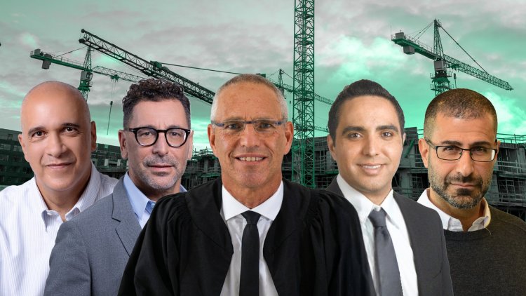 מימין: משה רז-כהן, יוסי קליין, השופט גלעד הס, יריב בר-דיין, שמוליק כהן (תמר מצפי, באדיבות המצולם, דוברות בתי המשפט, רז רוגובסקי, דובי שמחי)