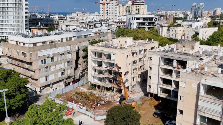 הריסת בניין ברובע 4 בת"א (עופר תמרי)
