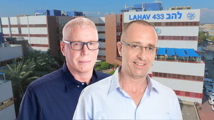 יו"ר תדהר גיל גבע ומנכ"ל דניה סיבוס רונן גינזבורג (רונן אקרמן, ענבל מרמרי, משטרת ישראל, ויקימדיה)