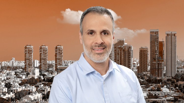 אסף עזרא (רועי מזרחי)