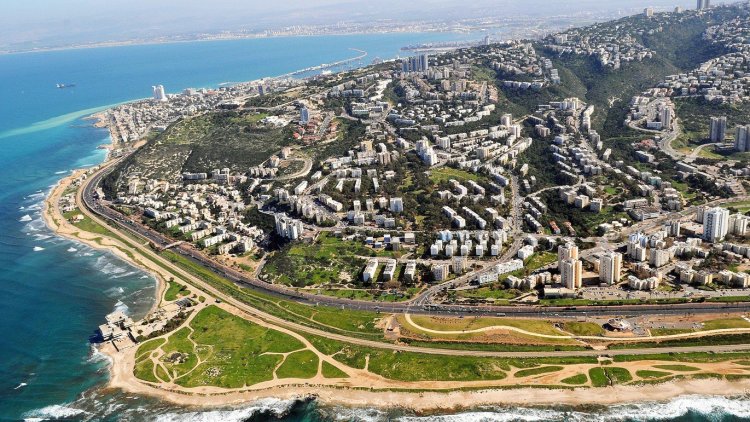 מערב חיפה ממעוף הציפור (Zvi Roger, ויקימדיה) 