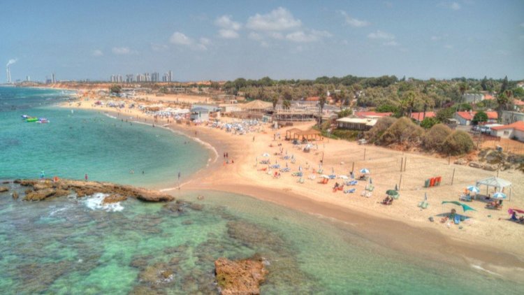 חוף מכמורת (שאטרסטוק)