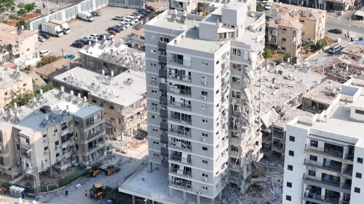 המתחם שנפגע במרכז בת ים (דוד מהנדסים)