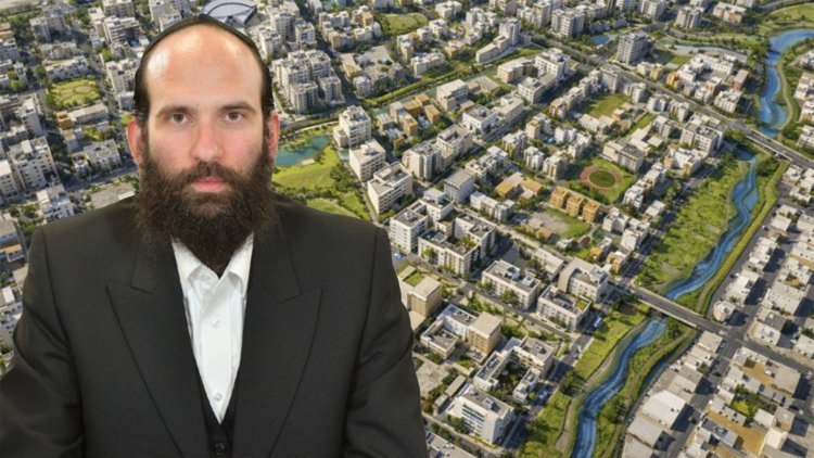 מנכ"ל משרד הבינוי והשיכון יהודה מורגנשטרן על רקע הדמיית העיר פלוגות (ציון אוחנה, פרחי צפריר אדריכלים)