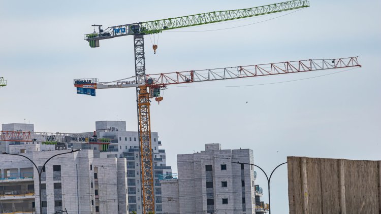 בנייה בקריית ביאליק (שאטרסטוק) 